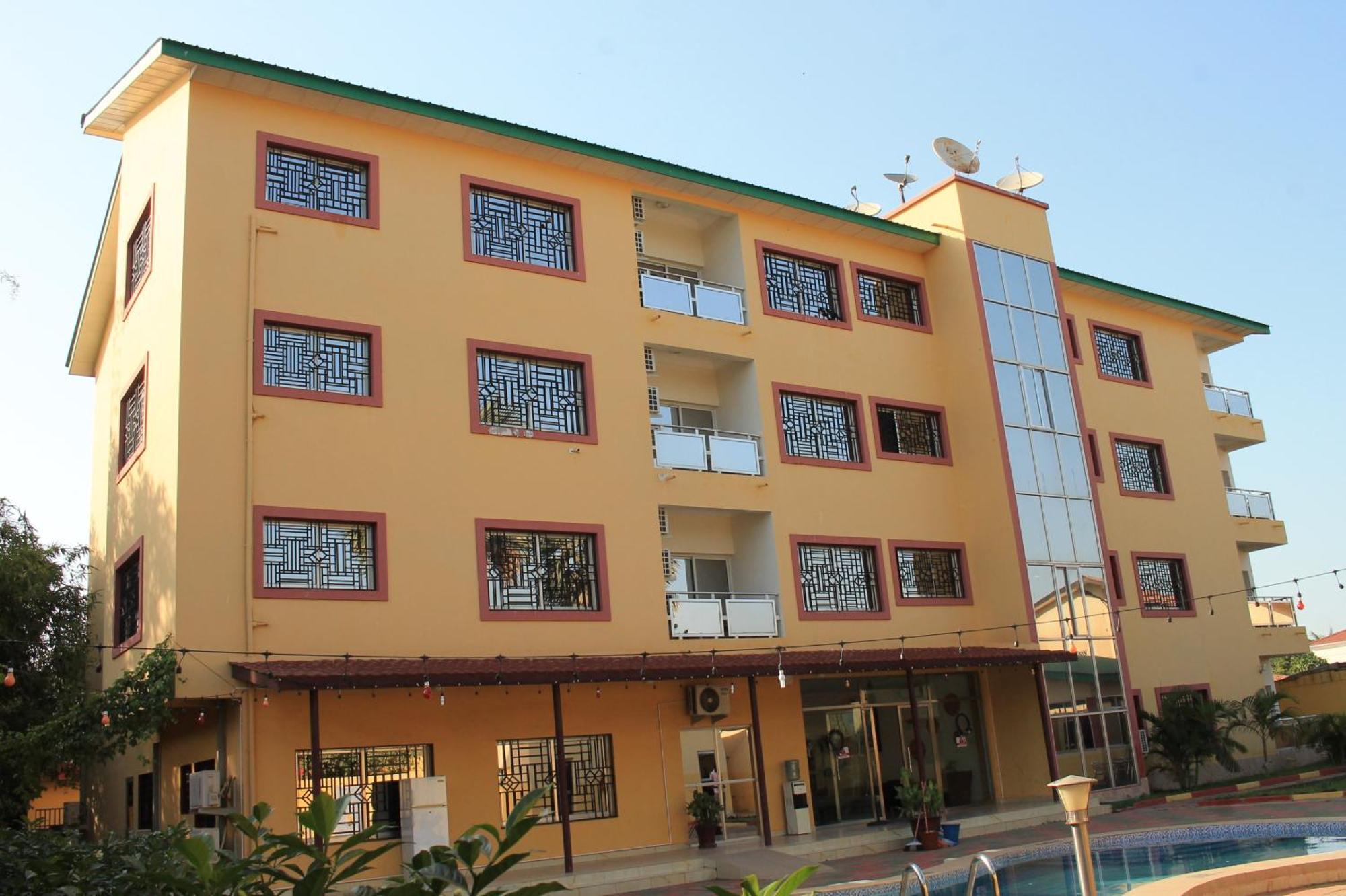 Akkwa Suites Official Serrekunda Buitenkant foto