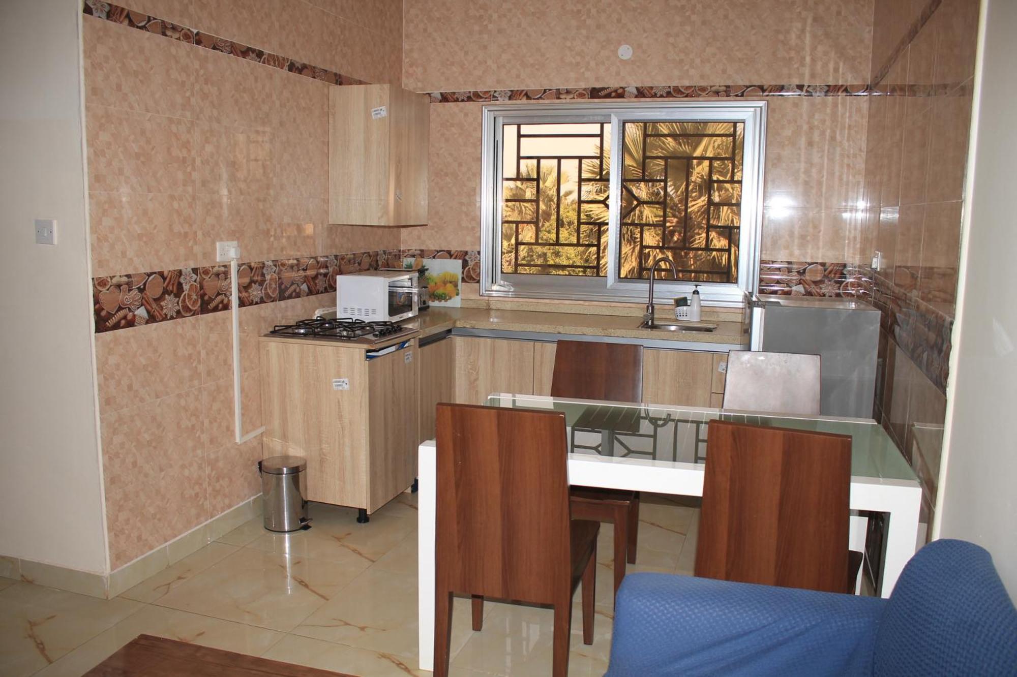 Akkwa Suites Official Serrekunda Buitenkant foto