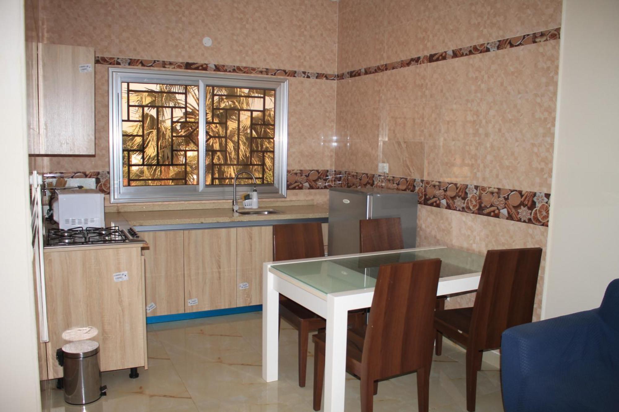 Akkwa Suites Official Serrekunda Buitenkant foto