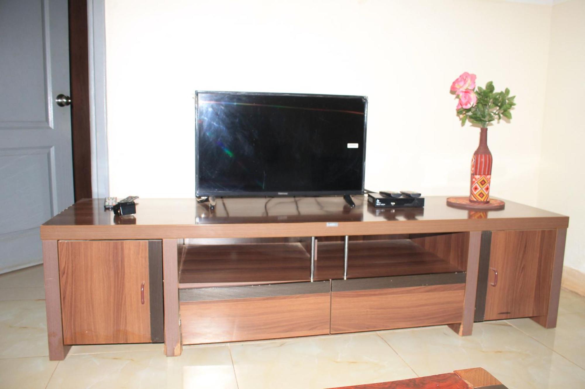 Akkwa Suites Official Serrekunda Buitenkant foto