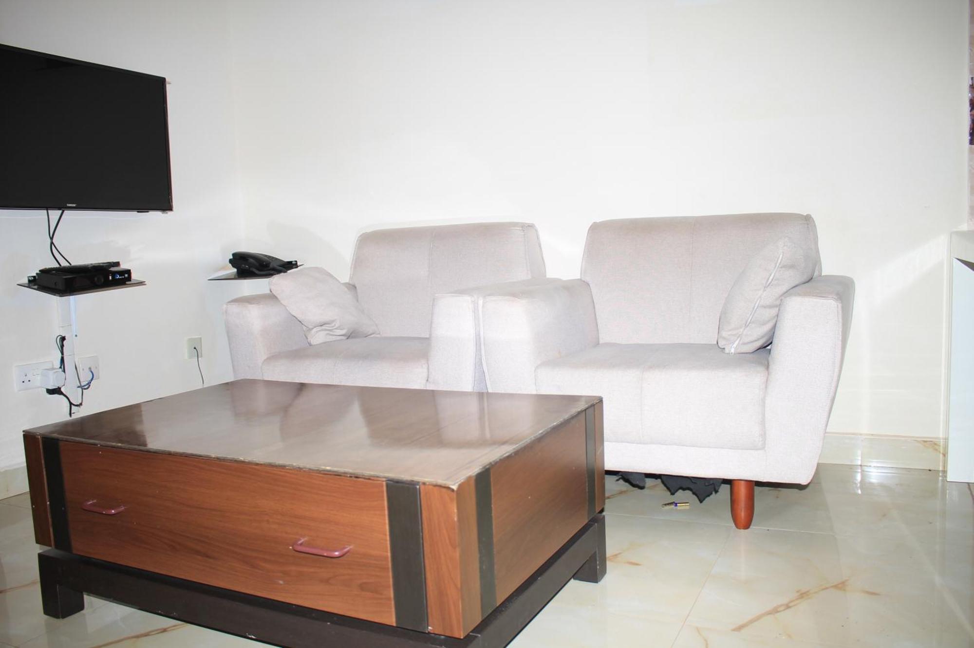 Akkwa Suites Official Serrekunda Buitenkant foto