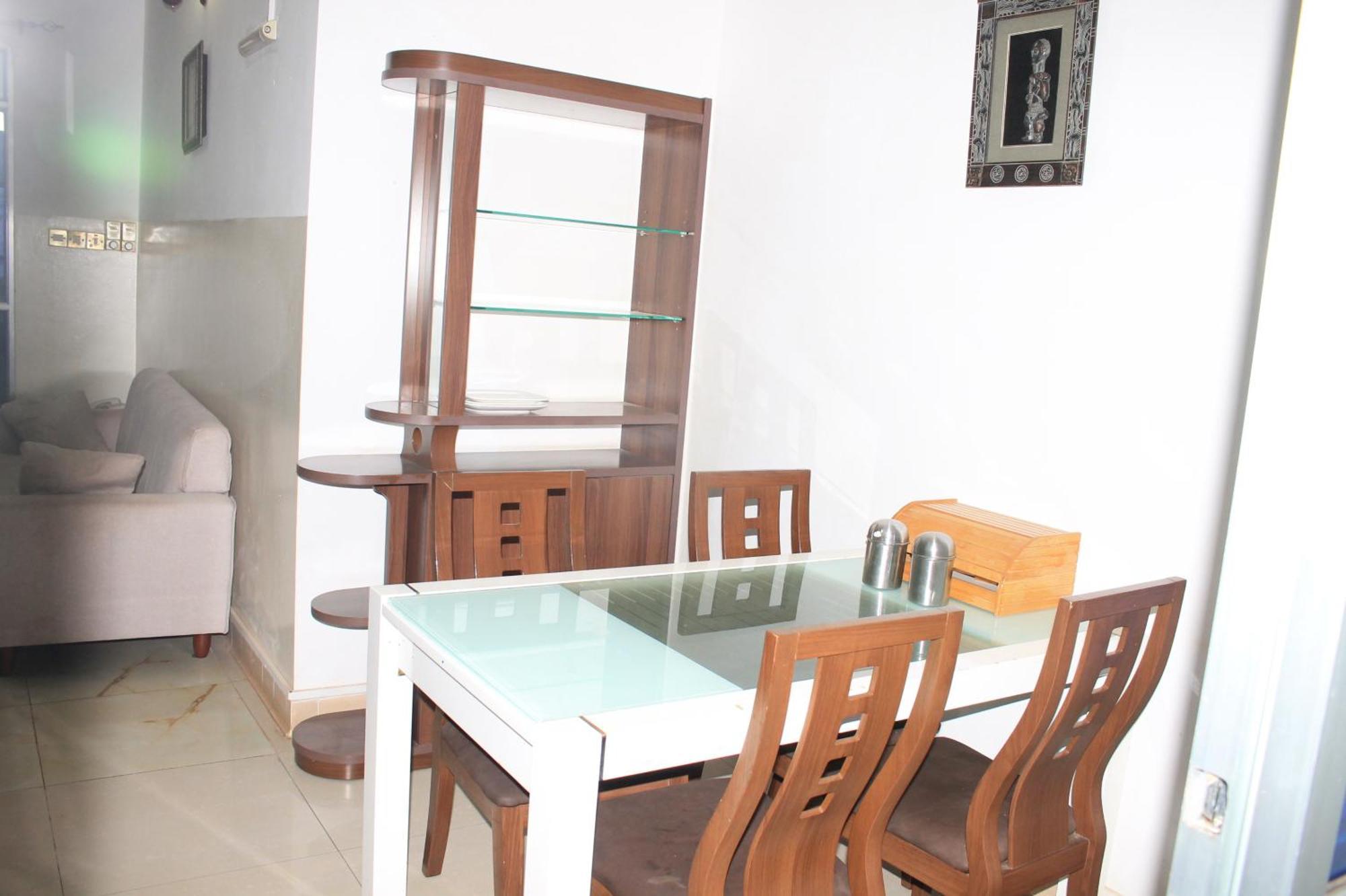Akkwa Suites Official Serrekunda Buitenkant foto