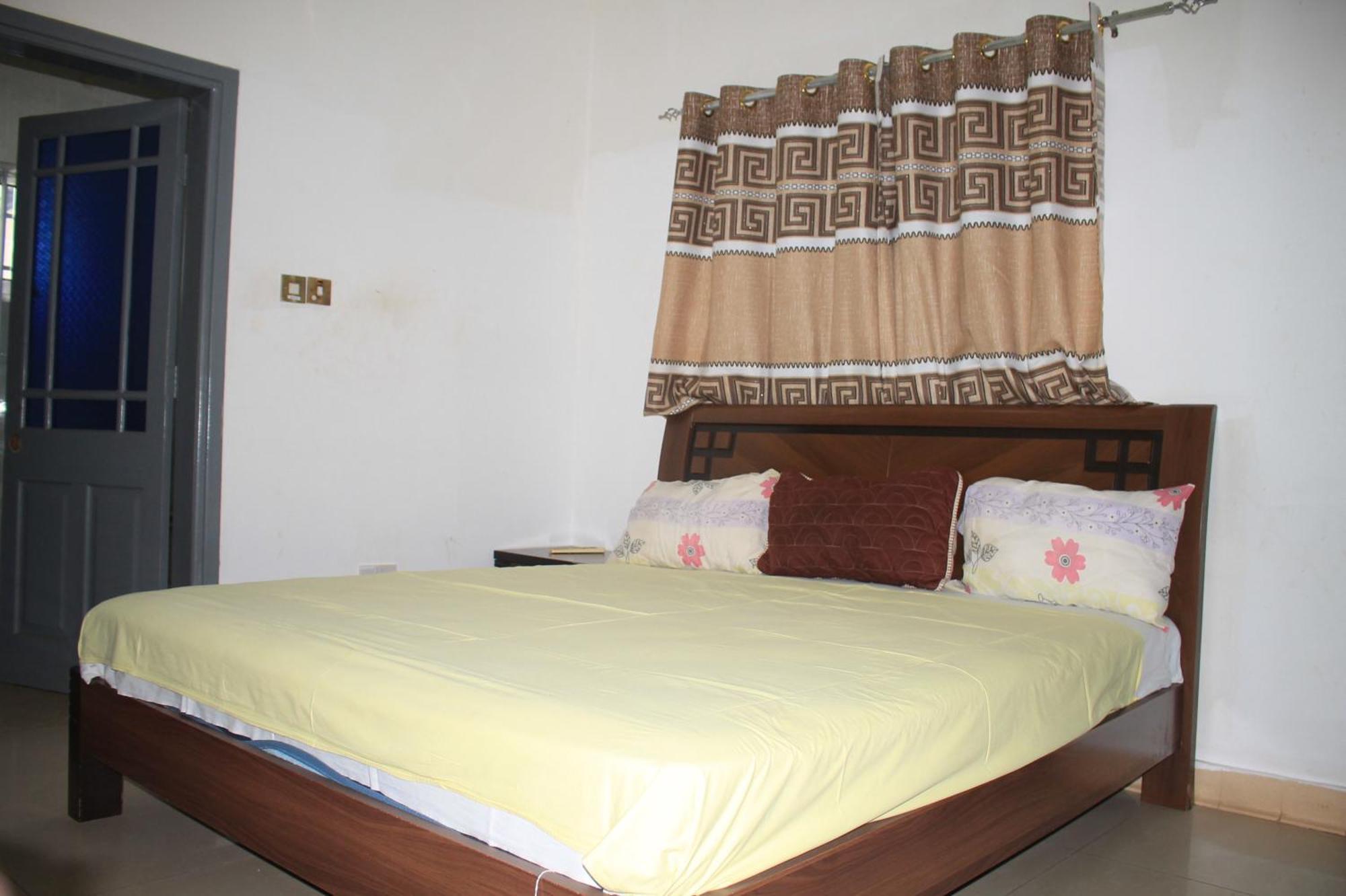 Akkwa Suites Official Serrekunda Buitenkant foto